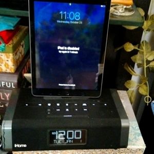 Apple Ipad 1 Day Sale-Locked screen paid off, no other locks